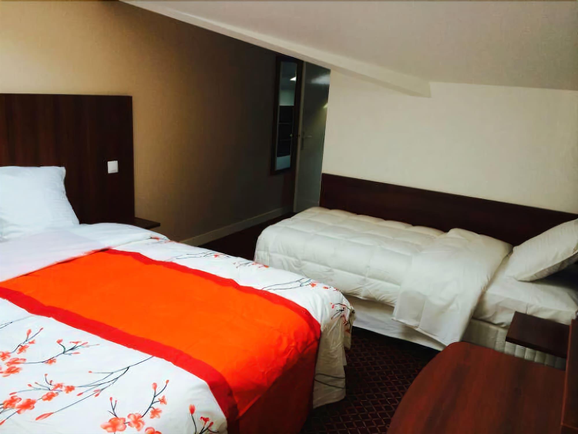 Hotel Rythme Сен-Клу Экстерьер фото